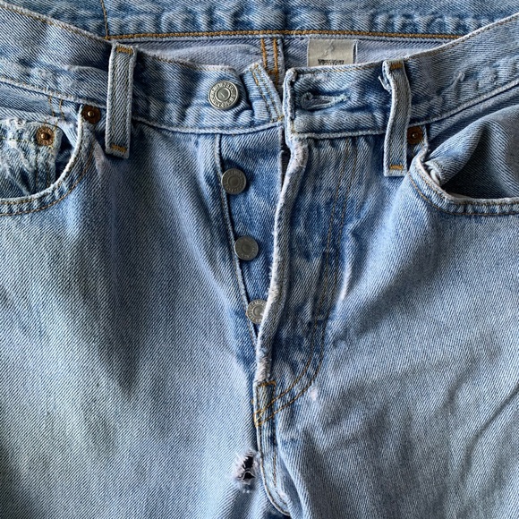 SOLD ON DEPOP Vintage Levi Jeans - Picture 6 of 11